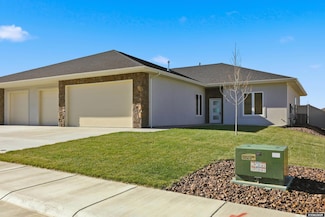 2962 Palmer Dr, Casper, WY 82601