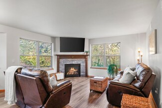 310 Chaucer St, Edgerton, WI 53534