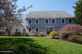 9 Sunrise Cir, Holmdel, NJ 07733