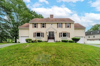 5 Betsy Ln, Chelmsford, MA 01824
