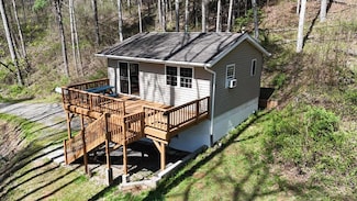 548 Watson Branch Rd, Cullowhee, NC 28723