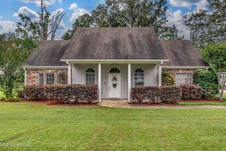 107 Beaver Run Rd, Vicksburg, MS 39180