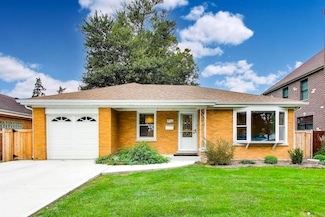 832 N Delphia Ave, Park Ridge, IL 60068