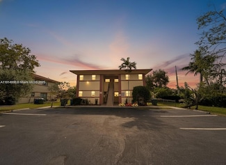 825 SW 10th St, Hallandale Beach, FL 33009