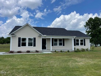 32 Perkins Ave, Selma, NC 27576