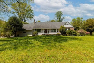 108 Midwood Way, Colonia, NJ 07067