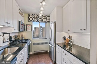 730 24th St NW Unit 917, Washington, DC 20037