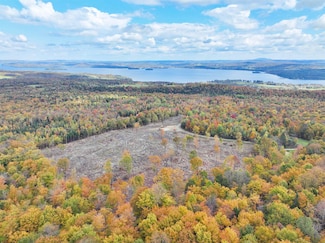 842 Gibbs Rd, Newport, VT 05857
