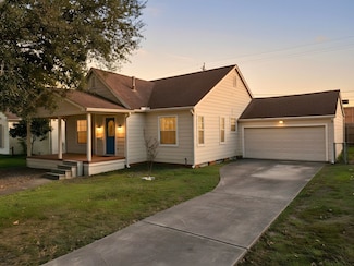 7450 Magnolia St, Houston, TX 77023