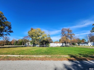 408 W Burnett St, Marion, IL 62959