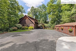 5801 Hickory Nut Gap Rd, Banner Elk, NC 28604