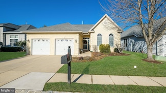 13 Hutton Ln, Garnet Valley, PA 19060