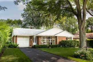 1165 Oxford Rd, Deerfield, IL 60015