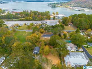 3708 Perry St, Guntersville, AL 35976