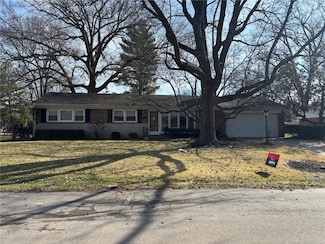 758 Wenneker Dr, Saint Louis, MO 63124