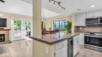 118 Sarona Cir, Palm Desert, CA 92211