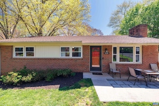 2226 Banbury St, Charlottesville, VA 22901