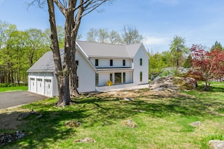 261 North St, Ridgefield, CT 06877