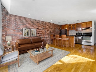 386 Commercial St Unit 4A, Boston, MA 02109