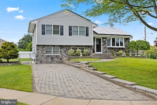 25 Toby Ln, Trenton, NJ 08620