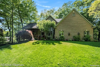 3873 Hartland Hills Dr, Hartland, MI 48353