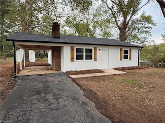 310 Cedardale Ln, King, NC 27021