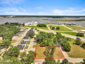 427 Heidenheim Ave, Biloxi, MS 39530