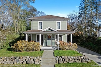 116 Leith St, Brighton, MI 48116