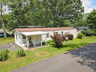 22 Shelley Ln, Wurtsboro, NY 12790