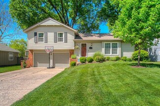 7816 W 98th St, Overland Park, KS 66212