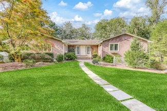 12 Evergreen Ct, Suffern, NY 10901