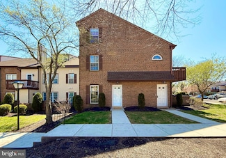 1 Hickory Dr, Horsham, PA 19044