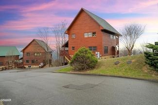 2212 Lone Eagle Dr, Sevierville, TN 37876