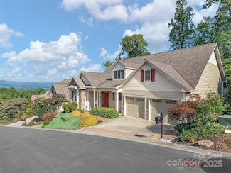 54 Deep Valley Ln, Hendersonville, NC 28791