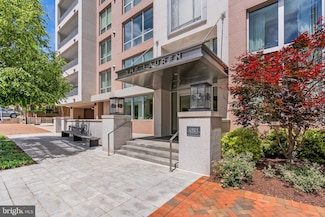 4901 Hampden Ln Unit 703, Bethesda, MD 20814