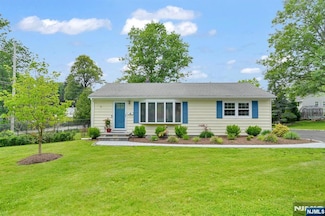 39 N 5th St, Park Ridge, NJ 07656