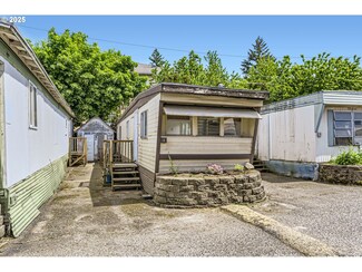 10852 SE Stark St Unit 1, Portland, OR 97216