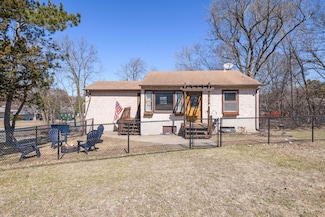 114 Mission Rd W, Bloomington, MN 55420