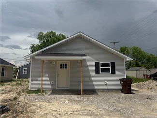 202 E Walnut St, Crothersville, IN 47229