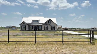 404 N J Hernandez St, Progreso Lakes, TX 78596
