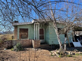 7666 Holland Loop Rd, Cave Junction, OR 97523