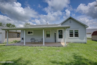 302 Bissets Ln, Bloomsburg, PA 17815