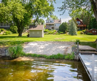 1519 Lake Holiday Dr, Sandwich, IL 60548