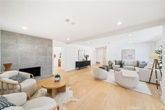 15352 Stanford Ln, Huntington Beach, CA 92647