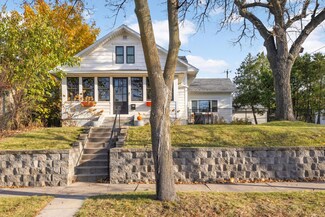 220 Oak Grove Place, Saint Paul, MN 55105