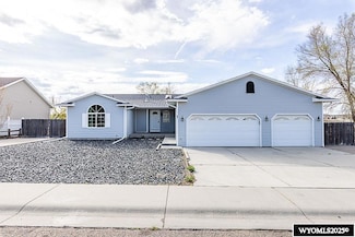 201 Bluebonnet Cir, Rock Springs, WY 82901