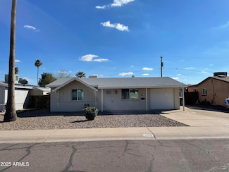 2117 W Laurel Ln, Phoenix, AZ 85029