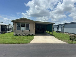 543 Lake Henry Dr, Winter Haven, FL 33881