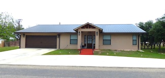 125 Parkview Dr, Brady, TX 76825