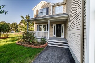 16 Danielle Dr, Woonsocket, RI 02895